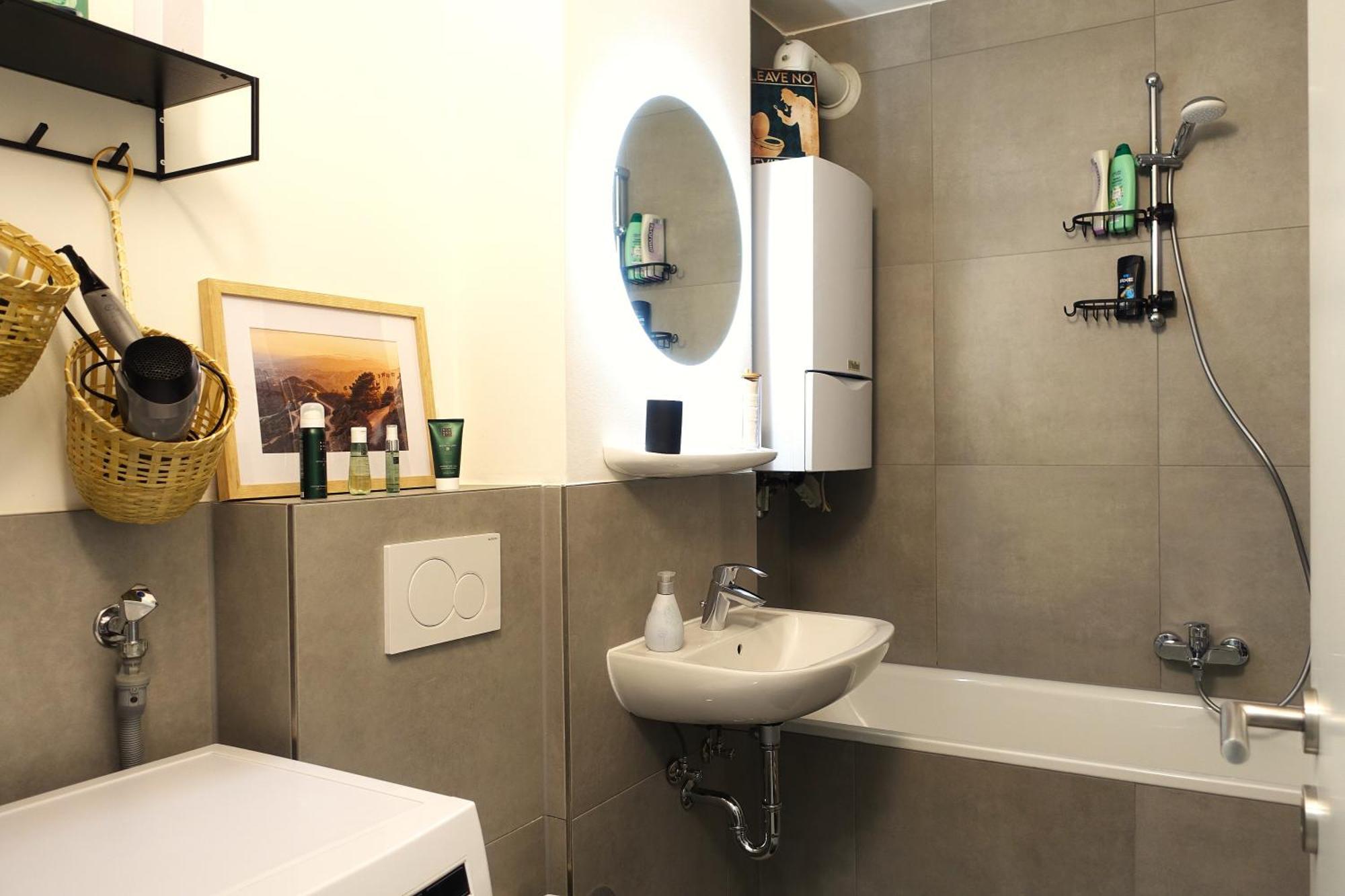 Getaway Apartment - Balkon - Kueche - Ruhe - Waesche - S-Bahn - 60 Qm Duisburg Ngoại thất bức ảnh